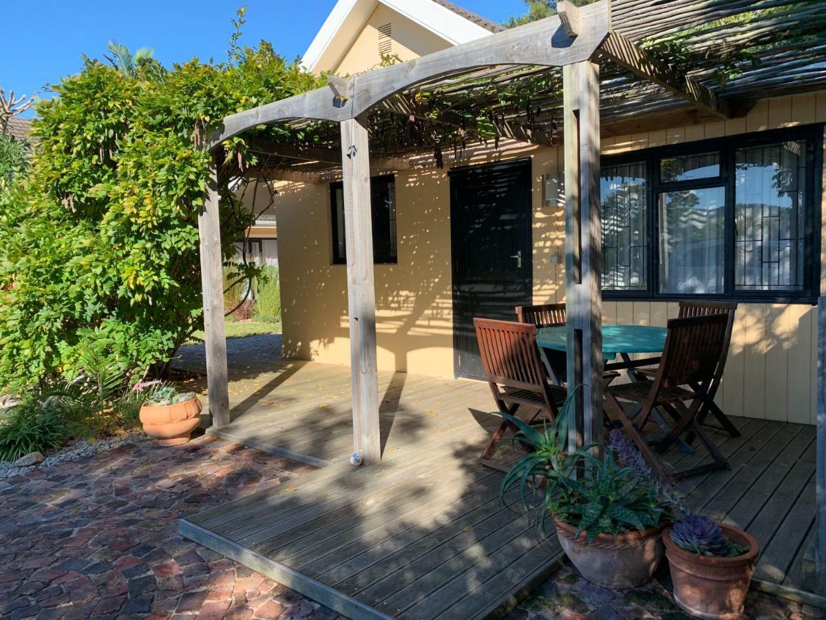 Garden Cottage In Ambiente Guest House Knysna Ngoại thất bức ảnh